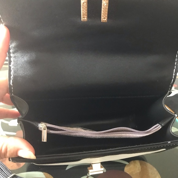 PU LEATHER HANDBAG. Size 200x90x130mm. BUY 2 ITEMS GET 50% ON THE 3RD ITEM - Picture 15 of 17